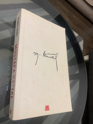 Mustafa Kemal by Yılmaz Özdil   SIGNED by Author   Turkish Book, Kırmızı Kedi 20