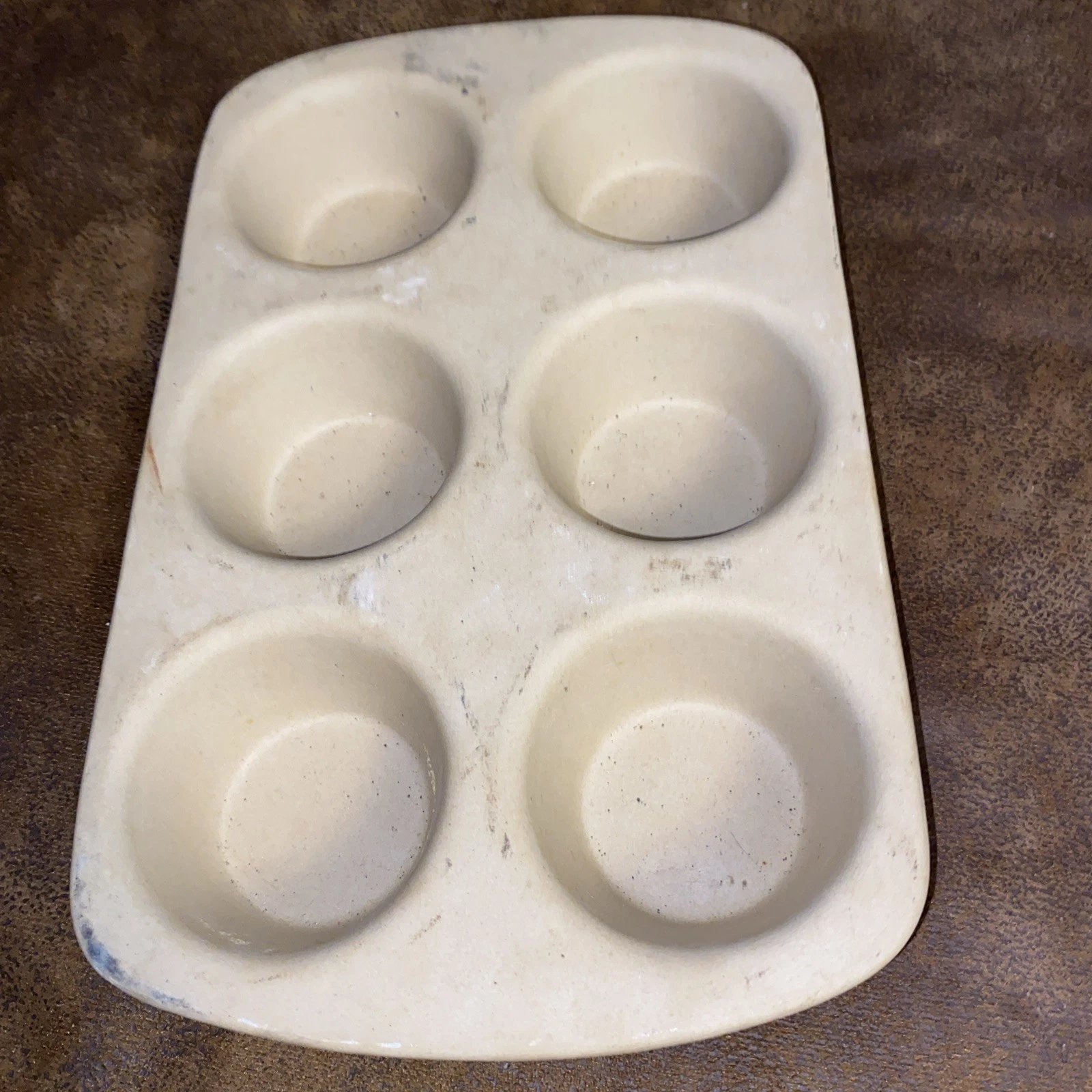 Pampered Chef 6 Cup Muffin Cupcake Stoneware Pan Family Heritage Classics Baker