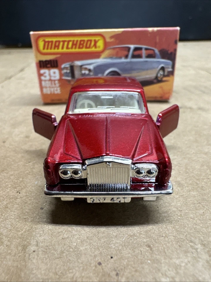 MATCHBOX SUPERFAST 39 ROLLS ROYCE SALOON SEDAN MODEL RED WITH BOX EXC HIGH GRADE - Image 4 of 4