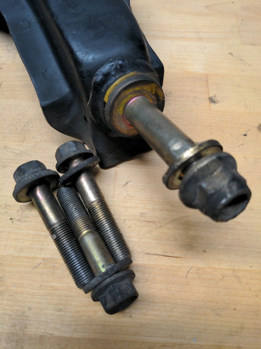 1992-1995 Honda Civic Manual Transmission Torque Mount Bracket
