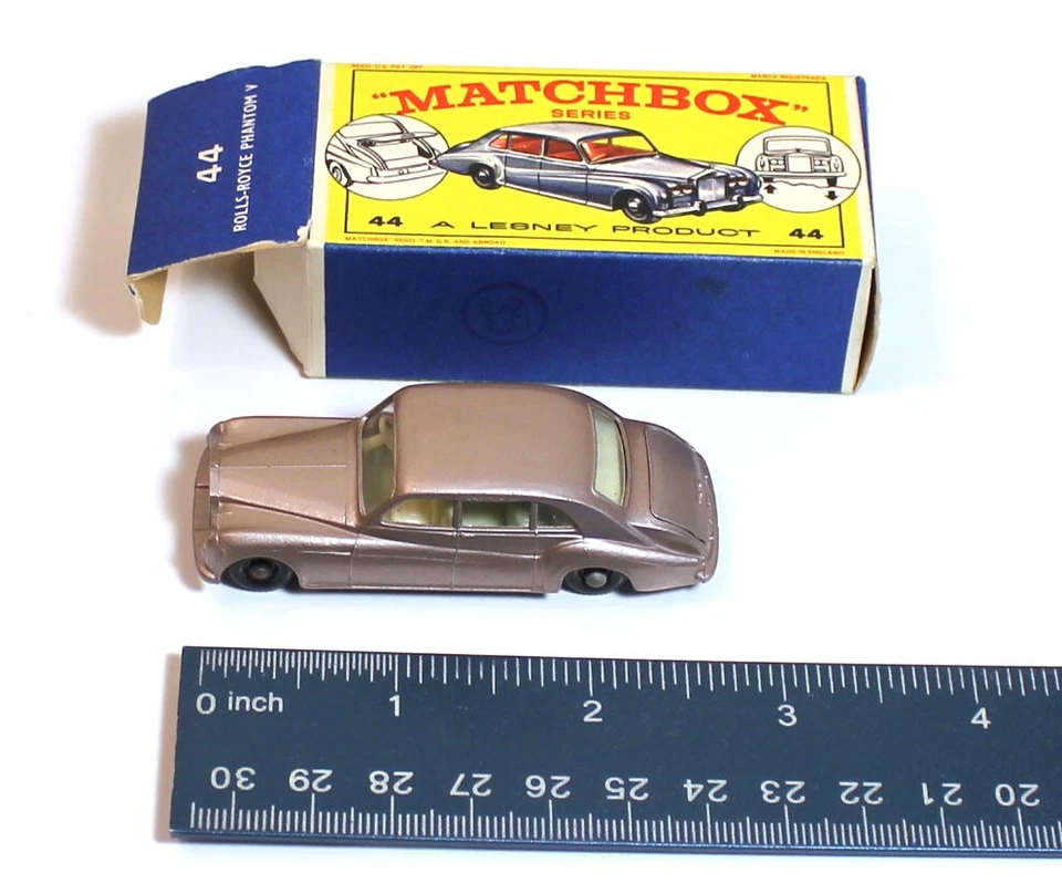Lesney MATCHBOX Series #44 - Rolls Royce Phantom V (cor champanhe) com caixa - Imagem 4 de 4