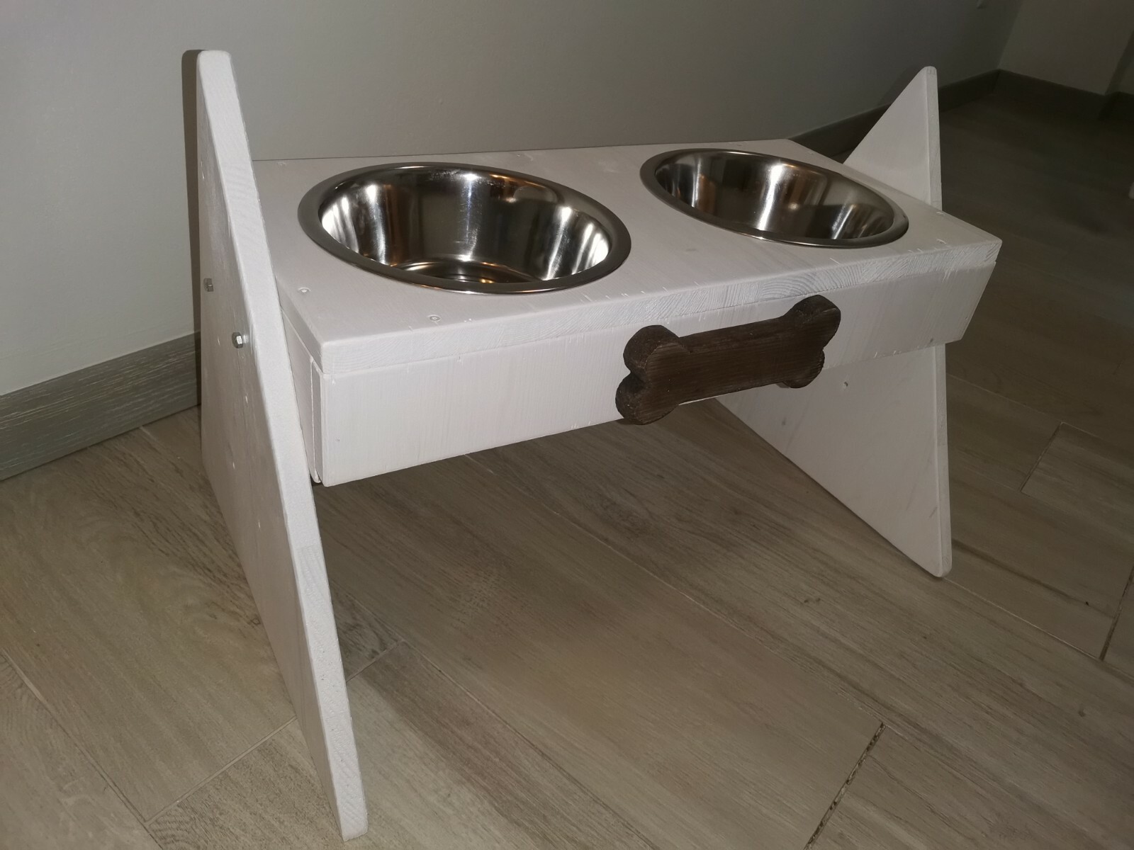Porta Ciotole in Legno Rialzato Regolabile Bianco Opaco per Cani