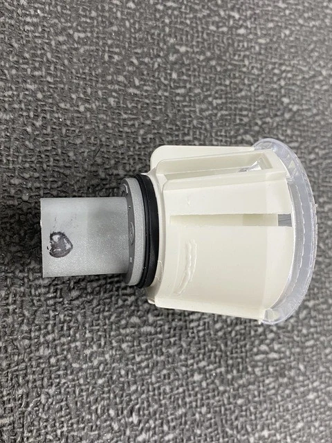 Lámpara de carga Grand Cherokee & Durango 2005-20 OEM# 5023881AG Foto 4 de 4