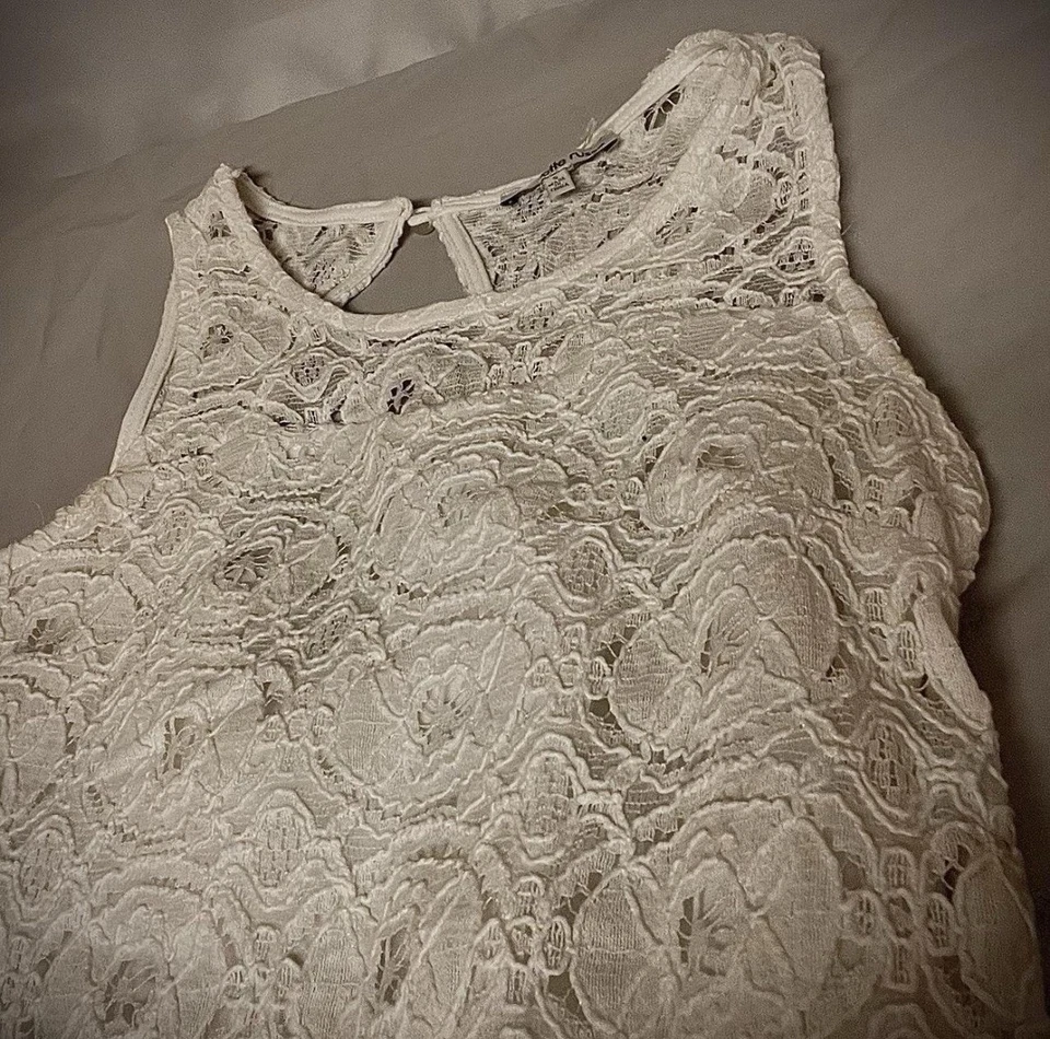 Charolette Russe Juniors White Lace Dress Small Sleeveless Back Zip Cut Out - Image 2 of 4