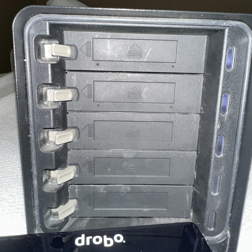 Drobo FS DRDS2-A 5-Bay (No HDDs included) - Image 2 of 4
