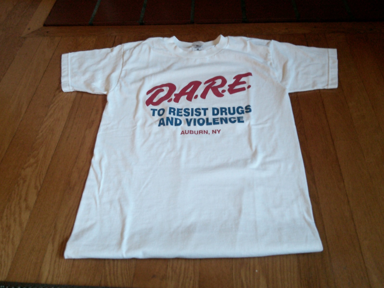 Vintage DARE Resist Drugs Violence Shirt Tshirt Medium M Auburn NY VG shape