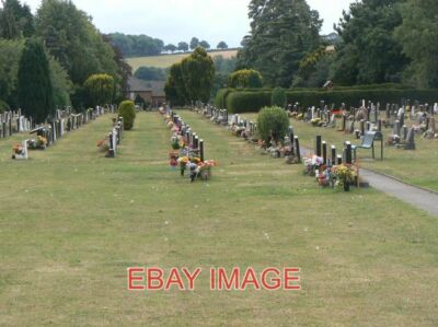 PHOTO  CALVERTON CEMETERY THIS OCCUPIES A NARROW STRIP ALONGSIDE MANSFIELD LANE