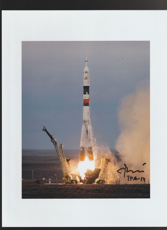 Soyuz TMA-14 COSMONAUT Charles Simonyi-AUTOGRAPHED,HAND SIGNED
