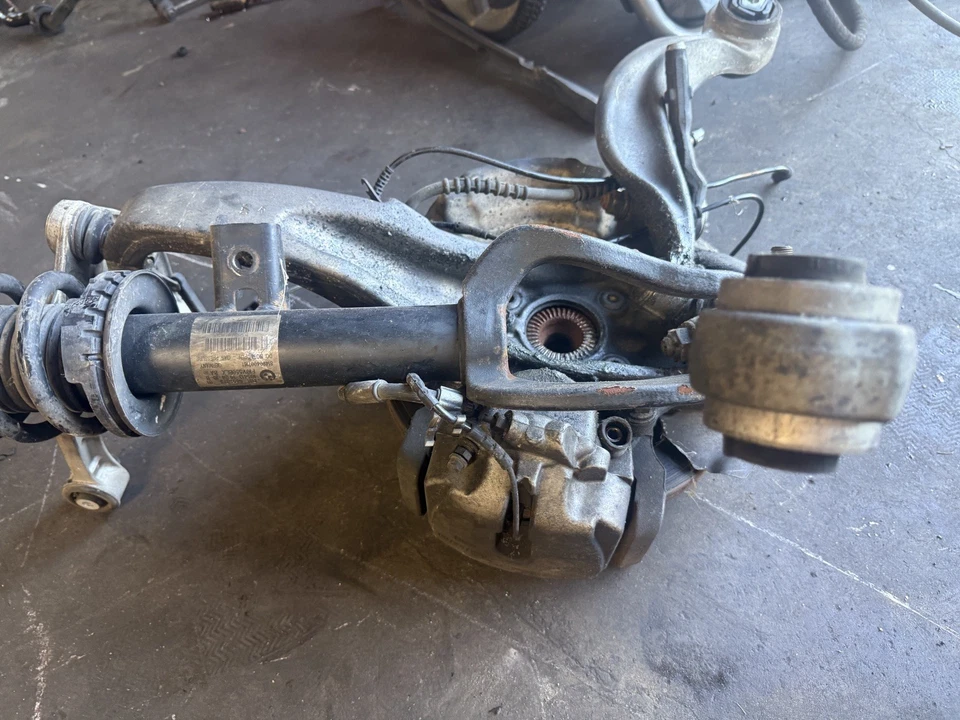 ⭐️ BMW 528i 535i F10 Left Driver Front Suspension Spindle Control Arm Knuckle - Image 4 of 4