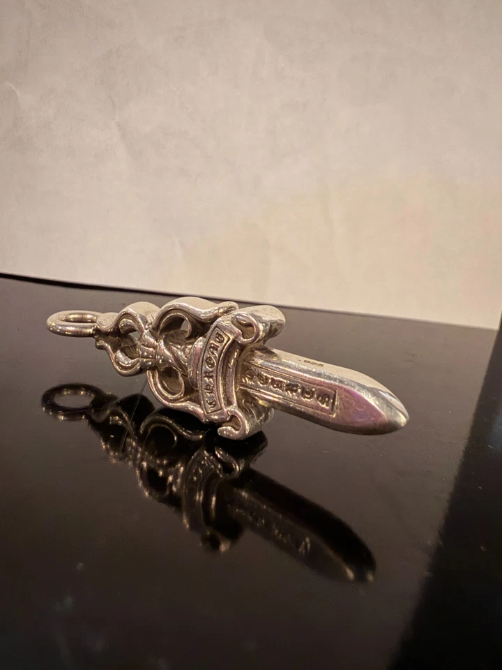 Colgante doble daga grande corazones cromados plata de ley .925 Foto 2 de 4