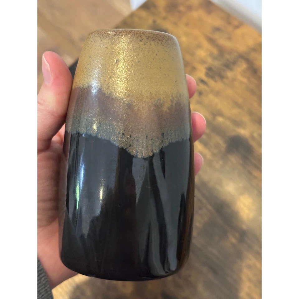 Jarrón de cerámica Congo moderno para decoración del hogar pieza de acento cerámica tono tierra Foto 3 de 4