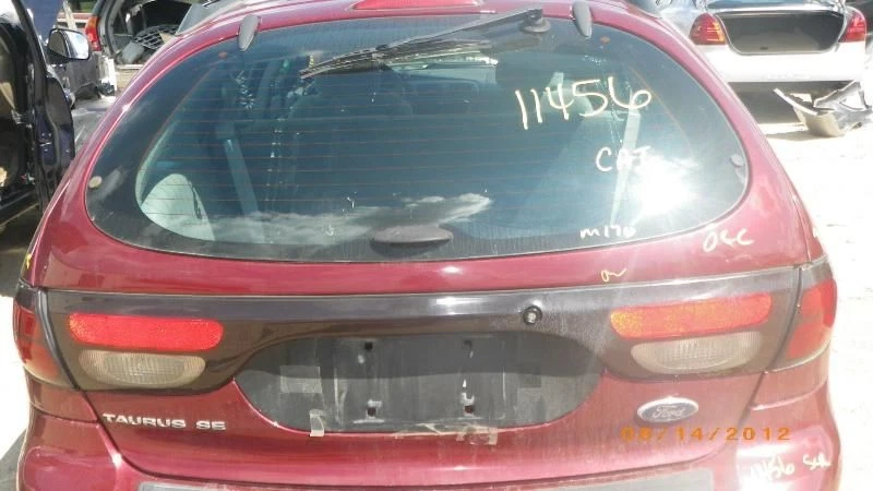 Estación de luces traseras para pasajeros Wgn cuarto montado en panel se adapta a 00-05 SABLE 2422539 Foto 3 de 4