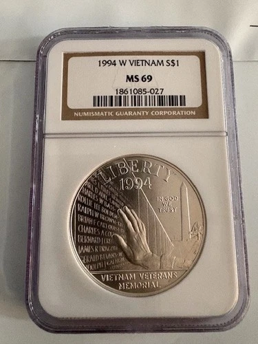 1994-W Vietnam Veterans Memorial Commemorative Silver $1 Dollar NGC MS69