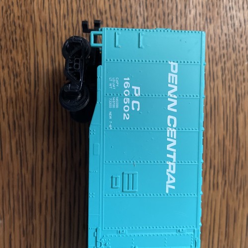 Bachmann HO scale Penn Central Train Box Car - Picture 4 of 6