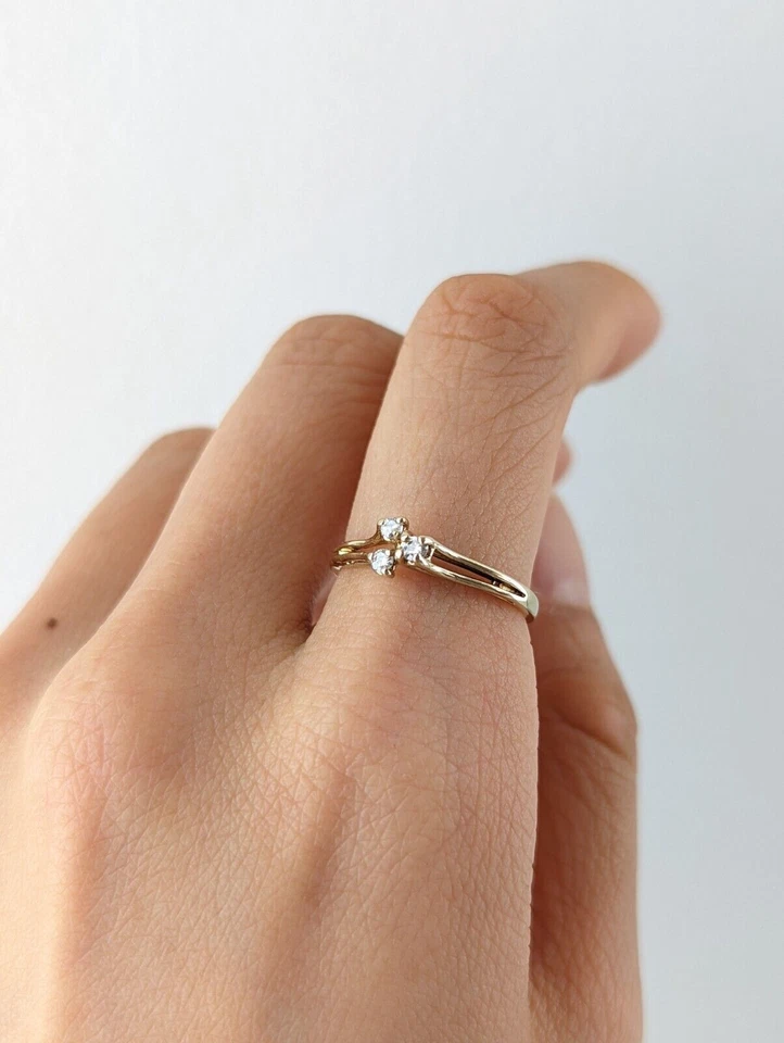 Vintage Natural Diamond 3 Stone 9ct Gold Floral Ring Split Band Size L 1/2 - Image 3 of 4