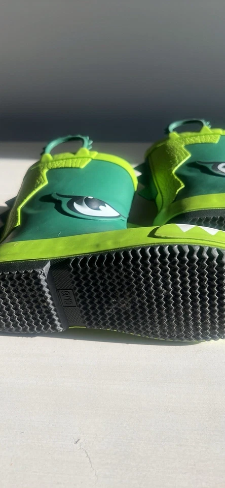 Botas de lluvia para niños pequeños talla 9/10 Foto 3 de 4