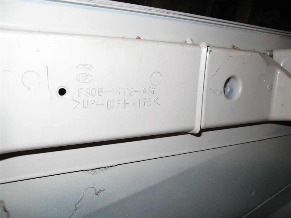 Hood F80B-16612-ASY Lincoln Town Car Continental Navigator ?? - Image 3 of 4