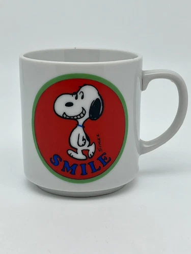 Vtg Snoopy Peanuts MUG Milk Glass Coffee Mug Smile