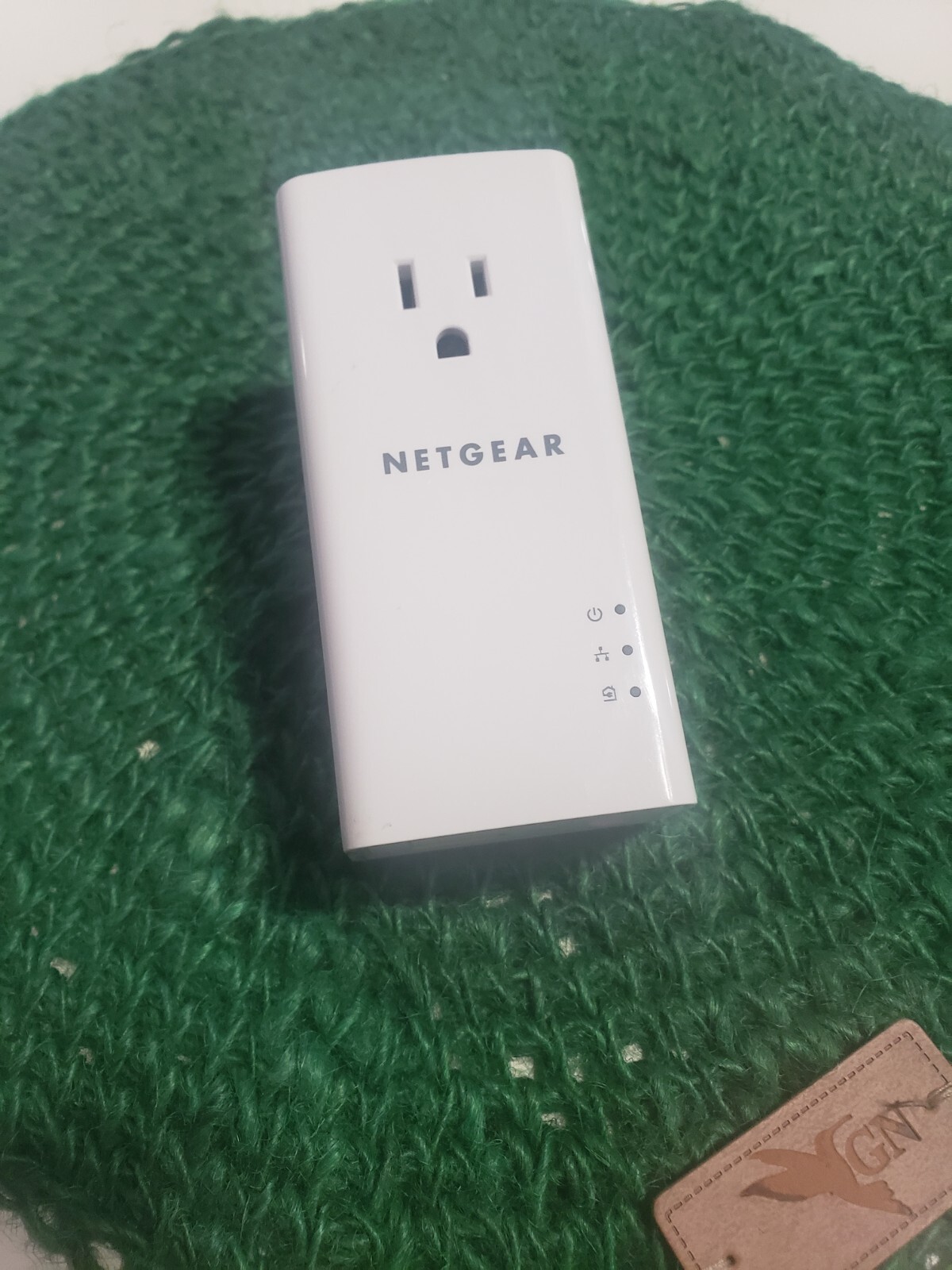 Netgear 1200 + Extra Outlet PLP1200S Wi-Fi Extender Repeater