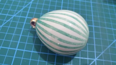 enSoie Spring Egg Anhänger L Keramik - Streifen Cerulean Blue