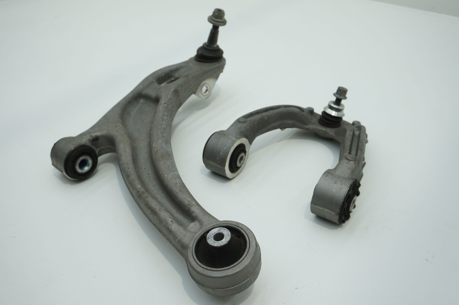 Set Front Left Upper Lower Arm AD43-3A053-AA OEM Aston Martin Vanquish 2012-18