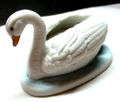 Vintage Porcelain Swan Swimming Figurine 191