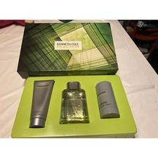 Kenneth Cole Reaction For Men Eau de Toilette, shave balm, deodorant Gift Set.
