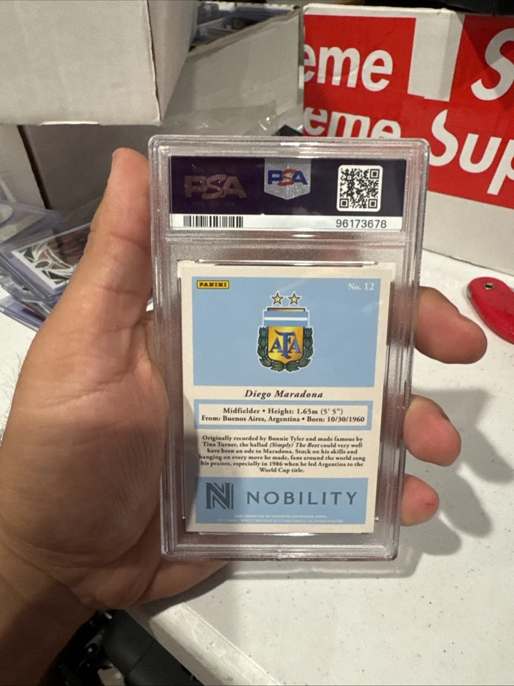 PSA 10 Diego Maradona 2017 Panini Nobility #12 gema como nueva rara leyenda del fútbol Foto 2 de 2