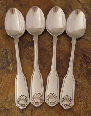 Oneida Classic Shell Set of 4 Teaspoons Spoons Cube Stainless Flatware Lot E