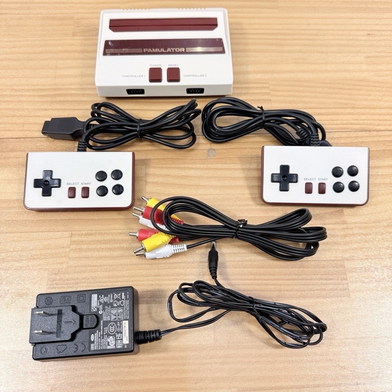 Cyber Gadget FAMULATOR Retro FC Console Set Japan Tested Used