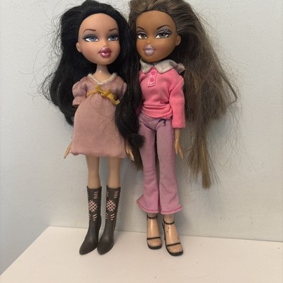 Vintage 2 Bratz Puppen Puppen 2001 mit Kleidung Schuhe  