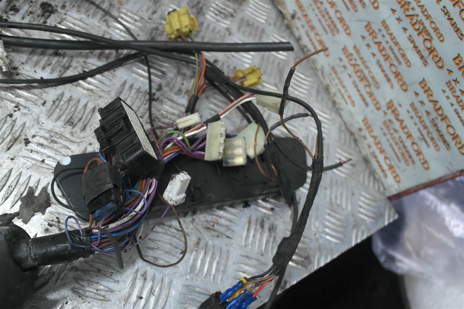 BFD061937 2002 LAND ROVER DEFENDER 90 TD5 15P BULKHEAD WIRING LOOM eBay