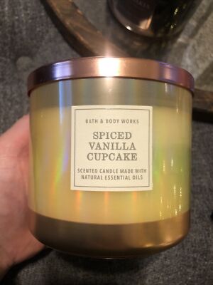 Bath & Body Works Cinnamon Spiced Vanilla & Paris Café scented candle Bath & Body Works Cinnamon Spiced Vanilla & Paris Café scented candle