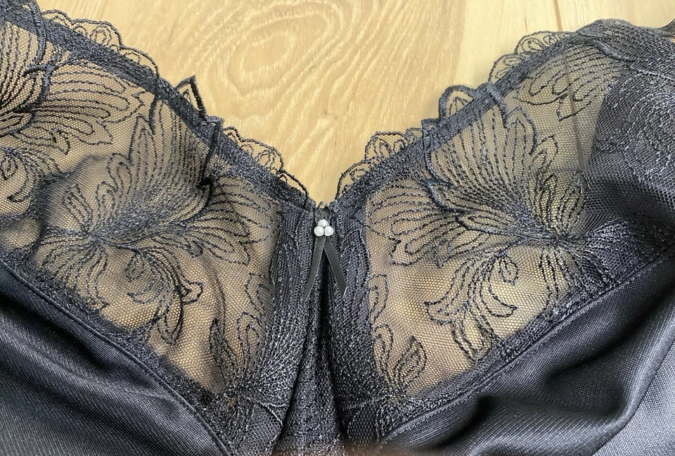 Sujetador minimizador Wacoal 857361 Slim Silhouette negro bordado con aros 38G Foto 3 de 4