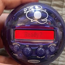 Radica 20Q 20 Questions Electronic Handheld Game Purple/Blue 2005 Tested Works