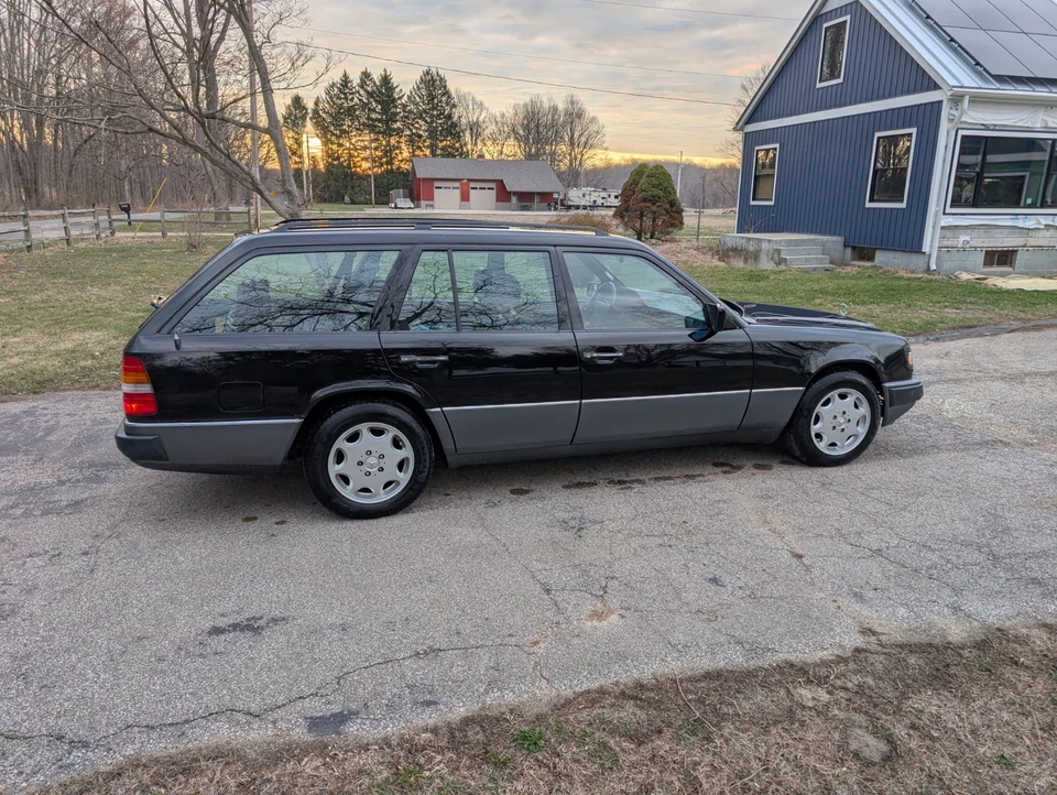 Mercedes-Benz serie 300 1992 Foto 4 de 4
