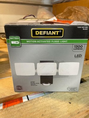 270°  Black Motion Sensor Battery Powered Outdoor 3-Head Dusk to Dawn LED