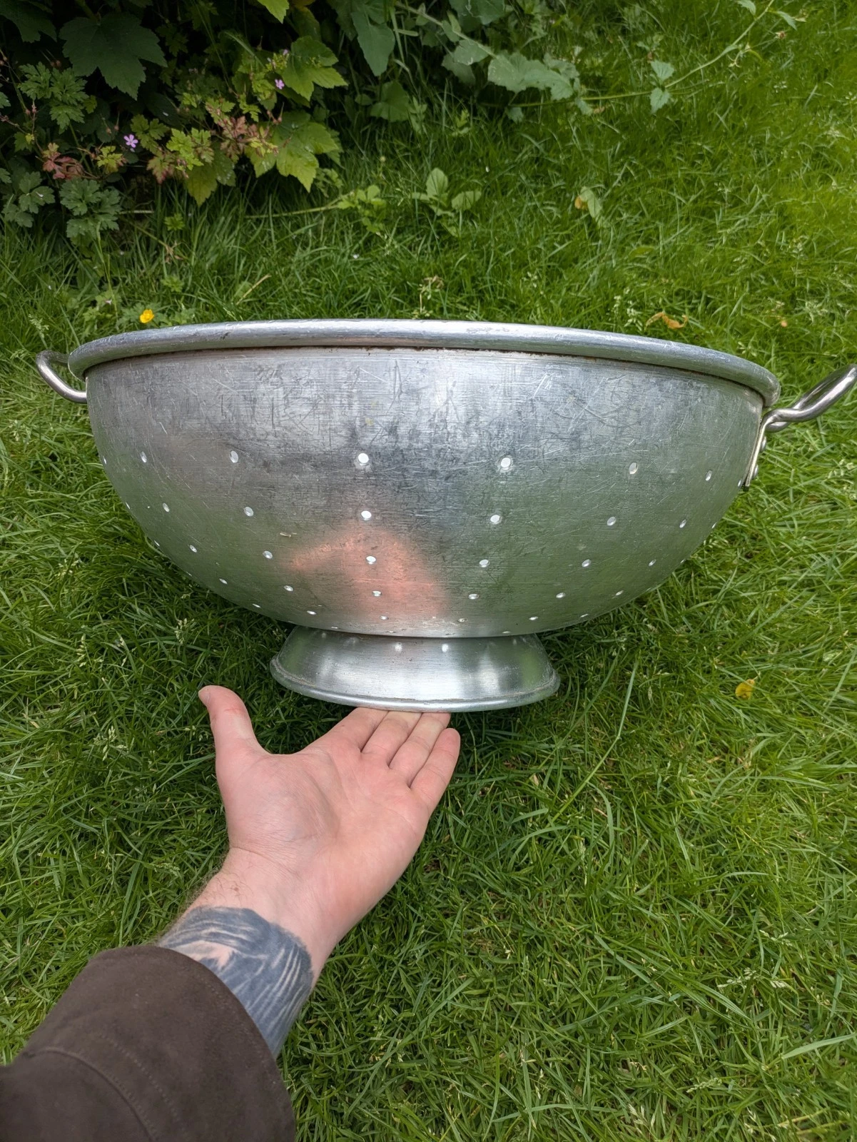 Vintage Extra Large Colander Double-Handled Aluminium Catering 19" 48cm Footed
Opens in a new window