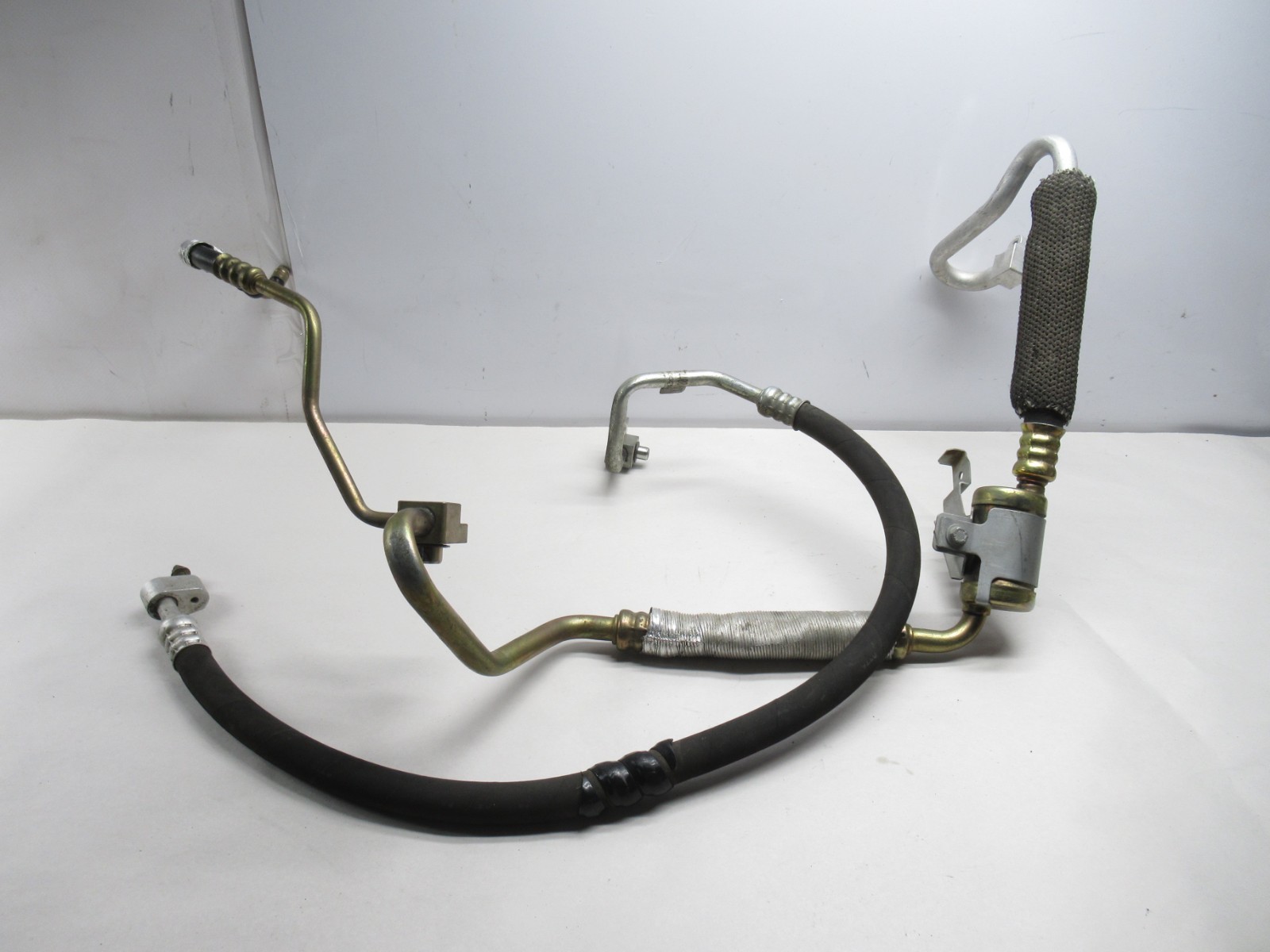 2005-2007 Maserati quattroporte A/C compressor pump hose lines pipes 6757440 OEM