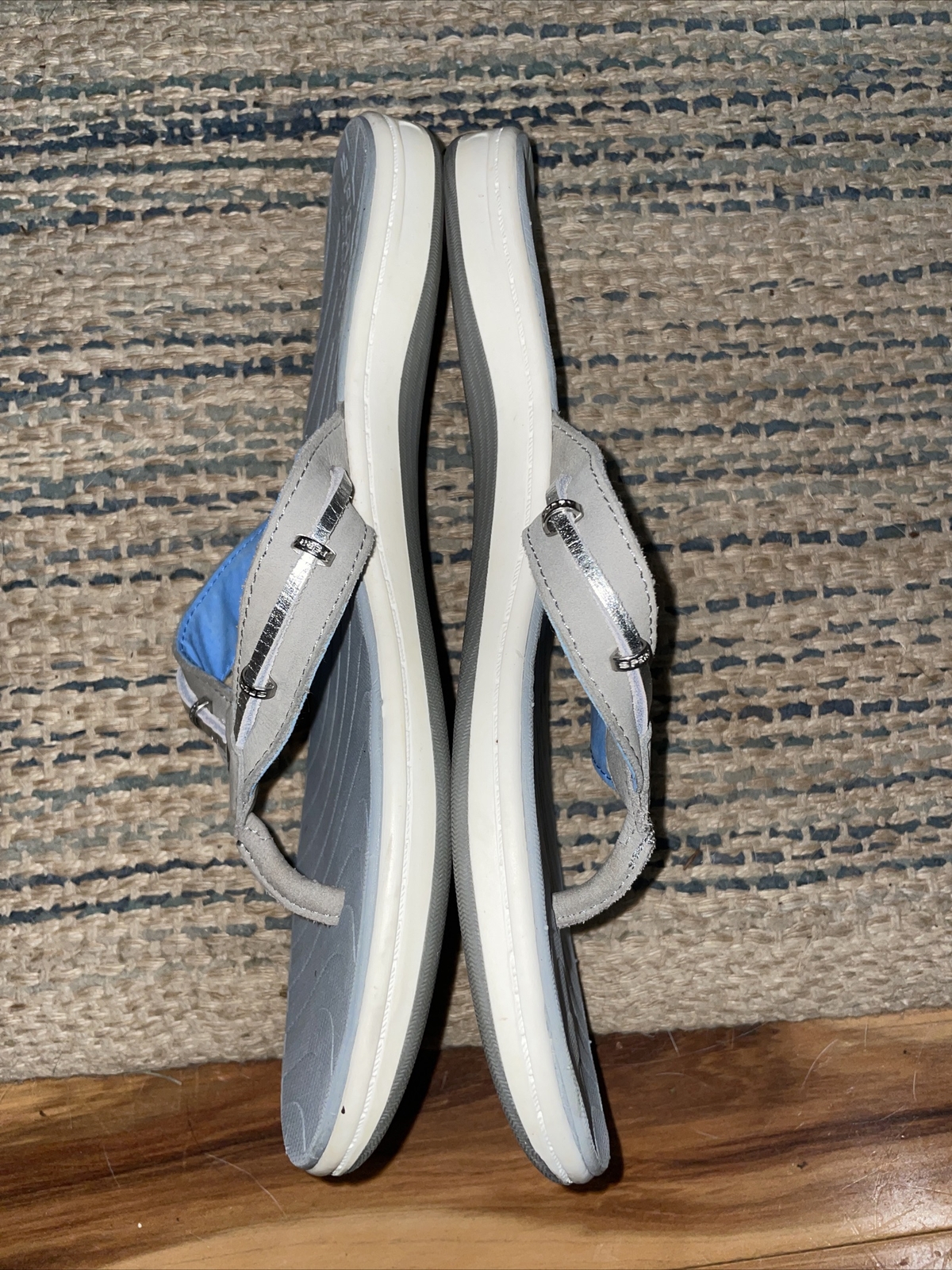 sperry seabrook flip flops