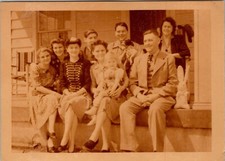 Vtg Color Photo 1943 WW2 US Army Soldiers Family Mom Wife Dad Child Grandparents