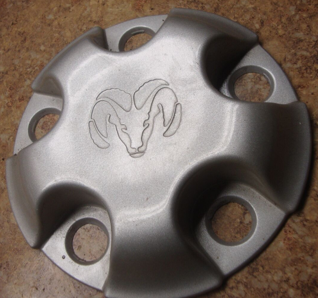 2005 Dodge Ram 1500 Center Wheel Rim Cap 5 Lug Pickup Truck 