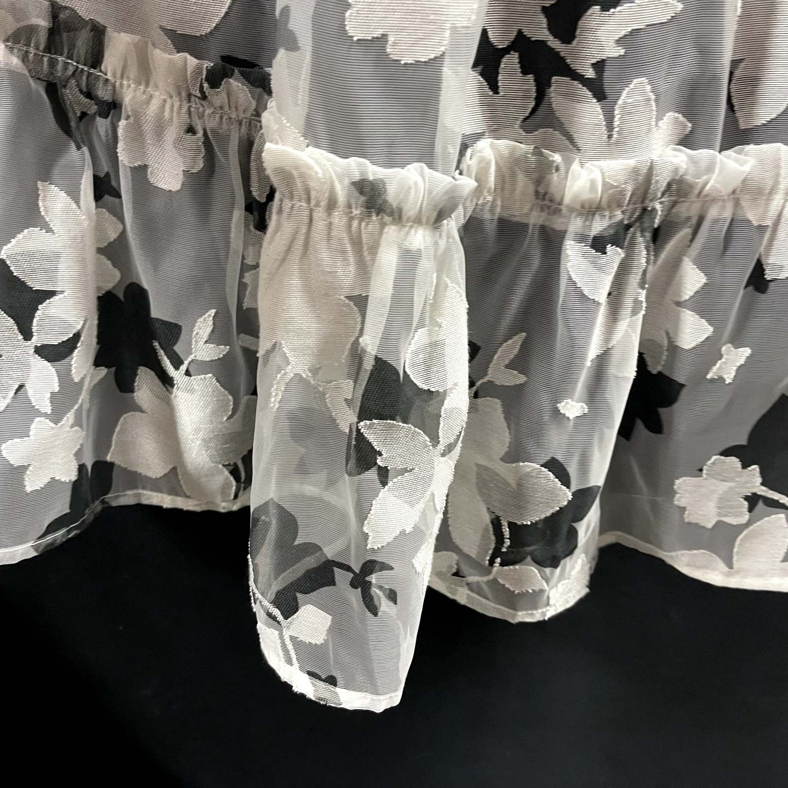 OFF WHITE Abito midi Current Air Los Angeles Ariana bianco sporco nero piccolo