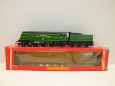 HORNBY R866 SR 4-6-2 FIGHTER PILOT LOCO 21C155 SOUTHERN GOOD BOXED (OO3290)