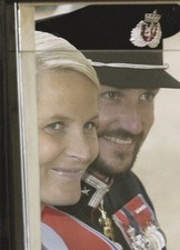 ***ORIGINAL COLLECTION POSTCARD***QUEEN METTE-MARIT-KING HAAKON VIII. NOBILITY