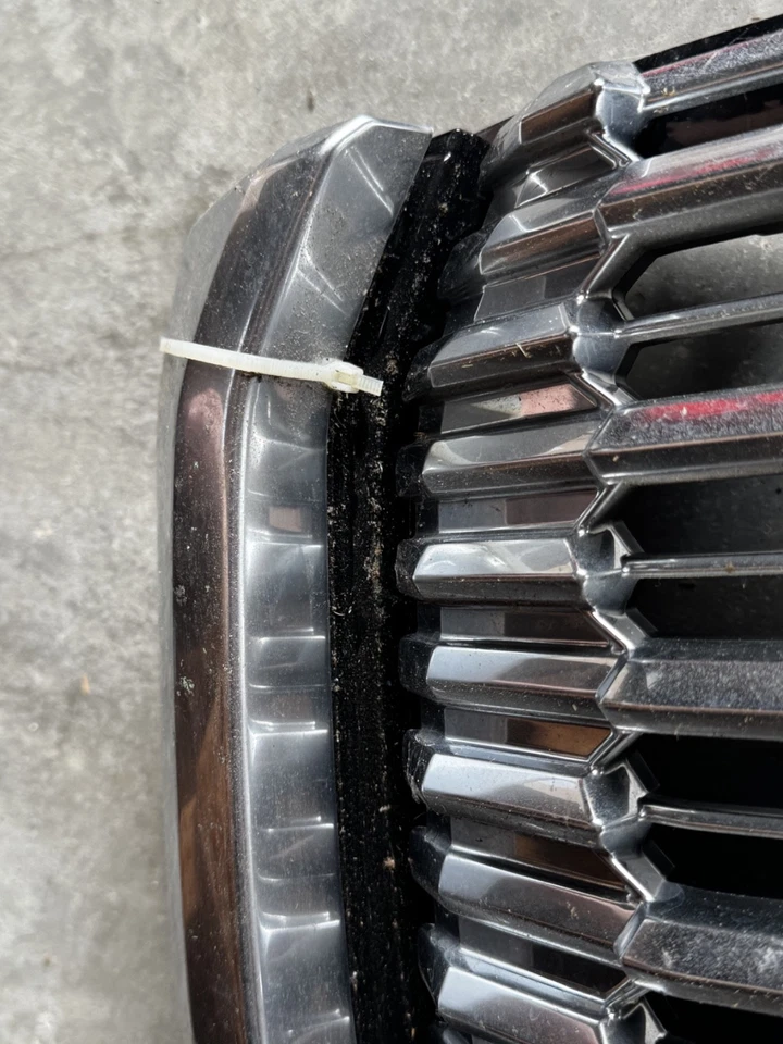 Parrilla GMC YUKON YUKON XL 2021-2024 Foto 4 de 4