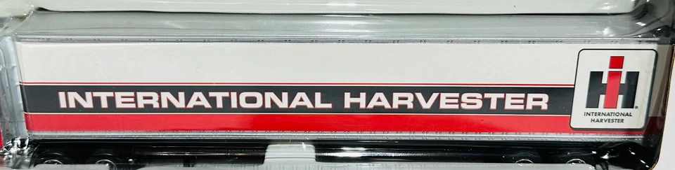 International Harvester Freightliner Classic XL Semi By SpecCast 1/64th Scale - Image 4 of 4