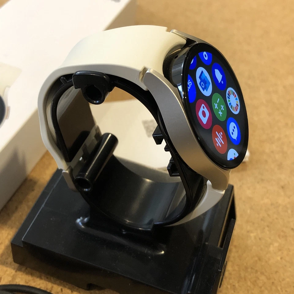 Samsung Galaxy Watch 6 40mm GPS Wifi Bluetooth Smartwatch SM-R930 Cream Gold S/M - Image 4 of 4