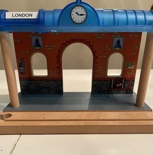 Thomas and Friends Wooden Railway Station Terminal Stop Thomas Brio Compatible