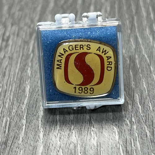 Vintage 1989 Safeway Manager's Award Pin Badge Lapel Gold Tone Logo with Box